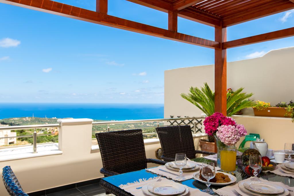 Azure Sea View Villa Resmo Oda fotoğraf